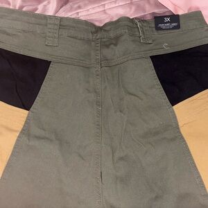 Plus size color block shorts